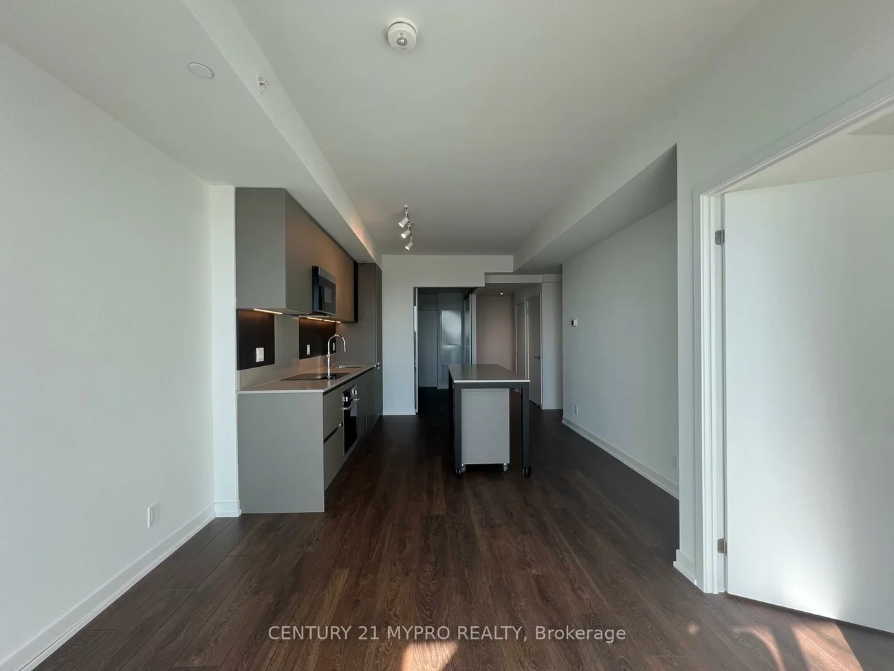 39, Mary, City Centre, Barrie