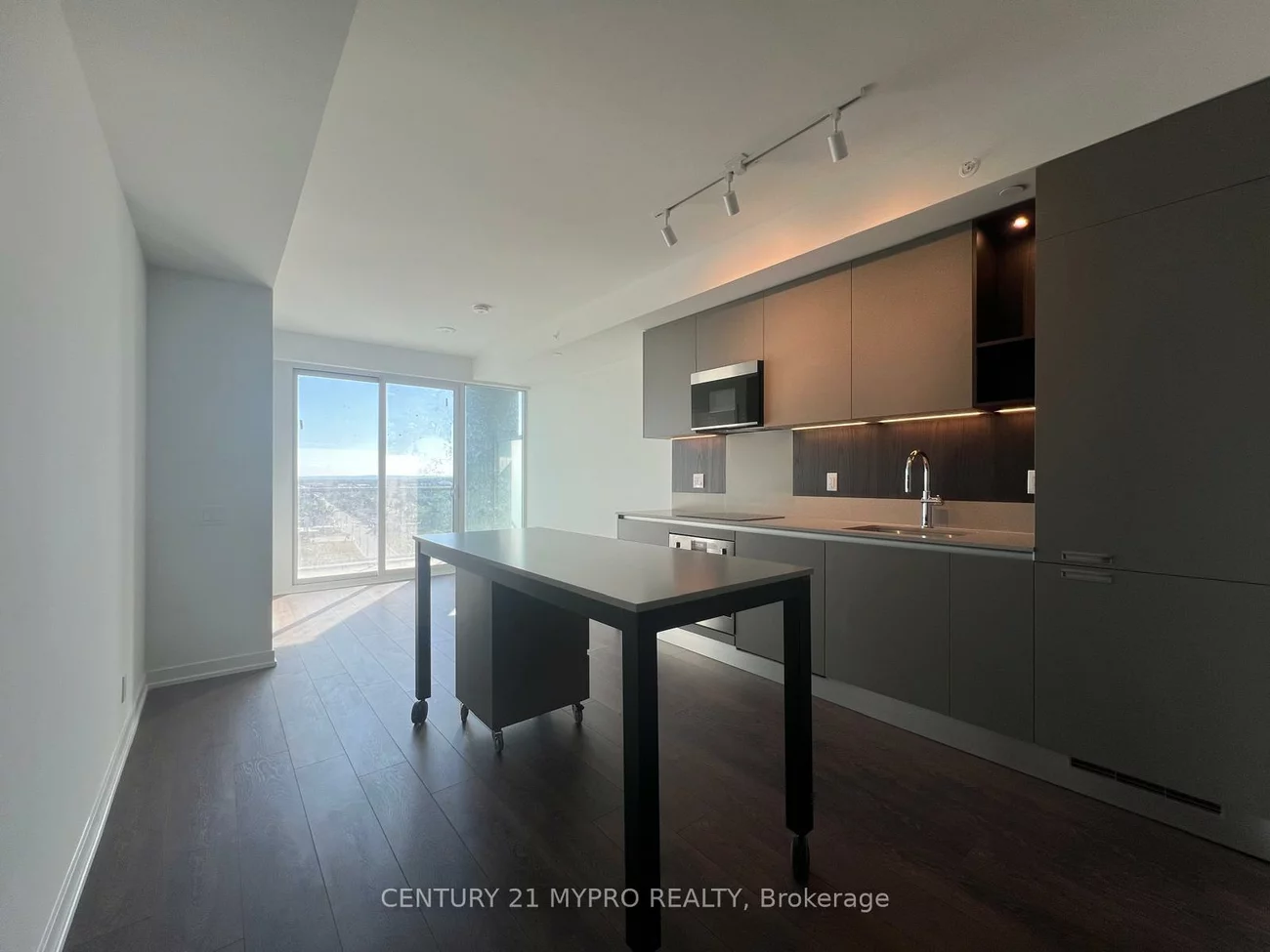39, Mary, City Centre, Barrie