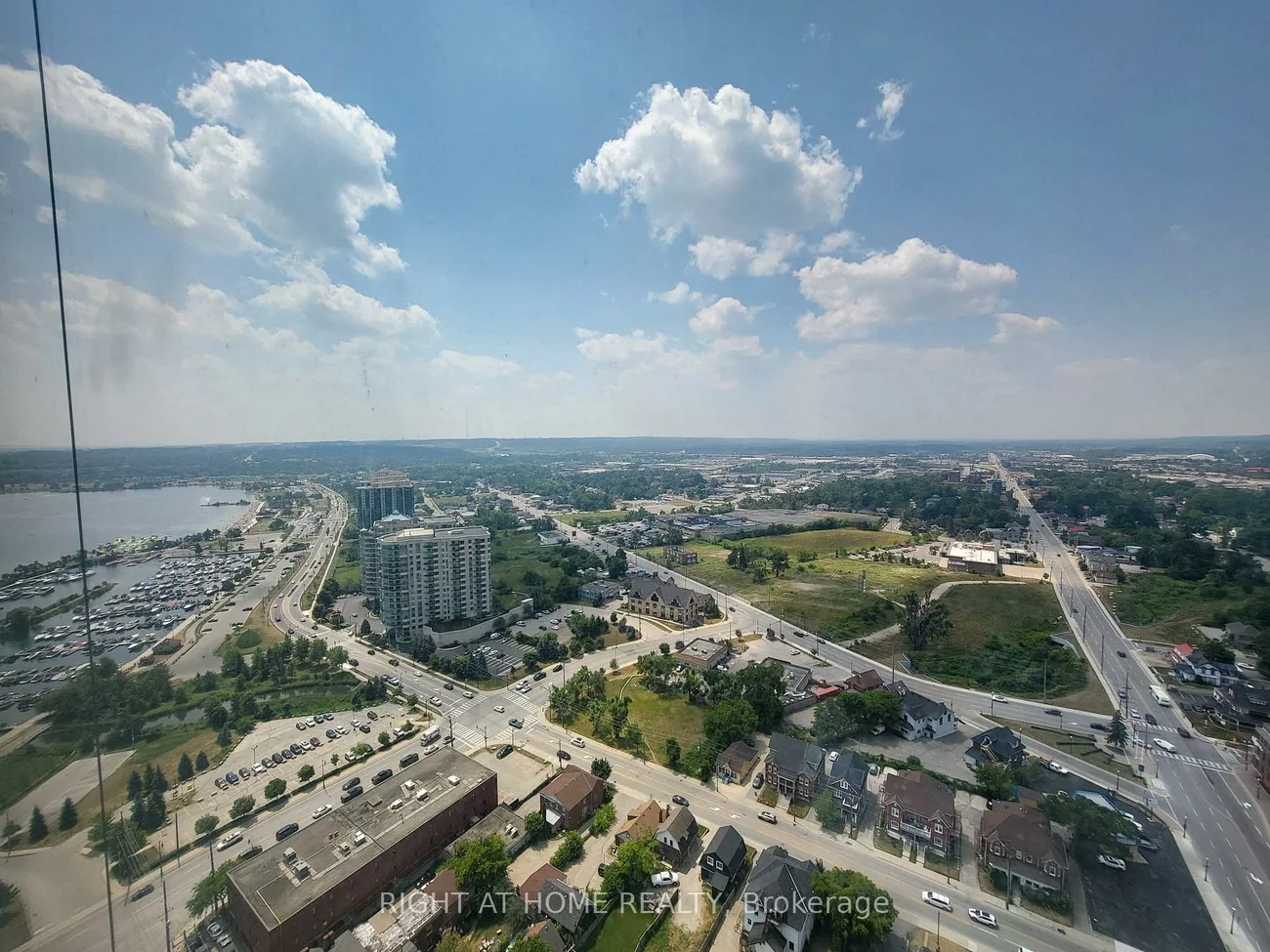 39, Mary, City Centre, Barrie