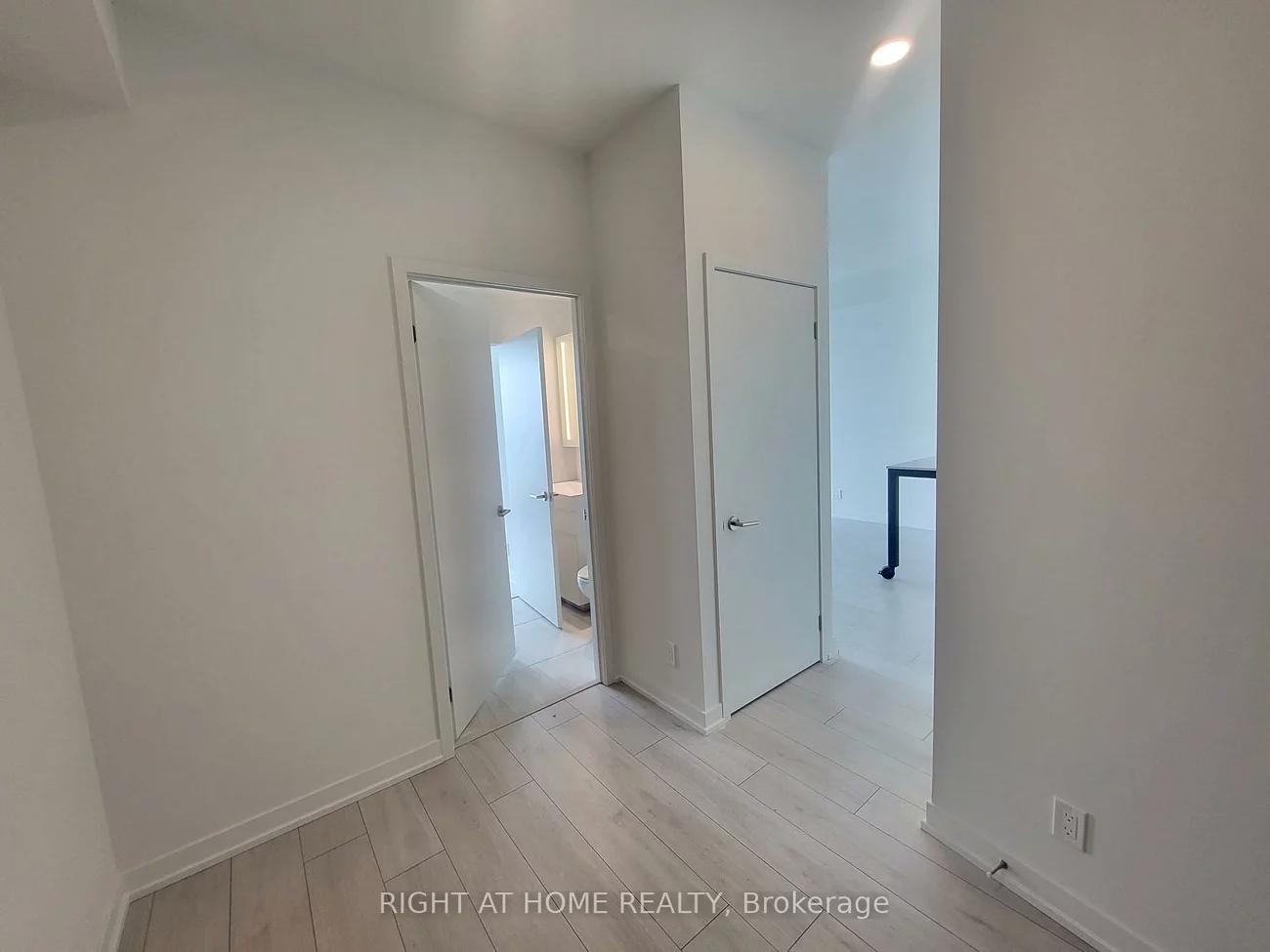 39, Mary, City Centre, Barrie