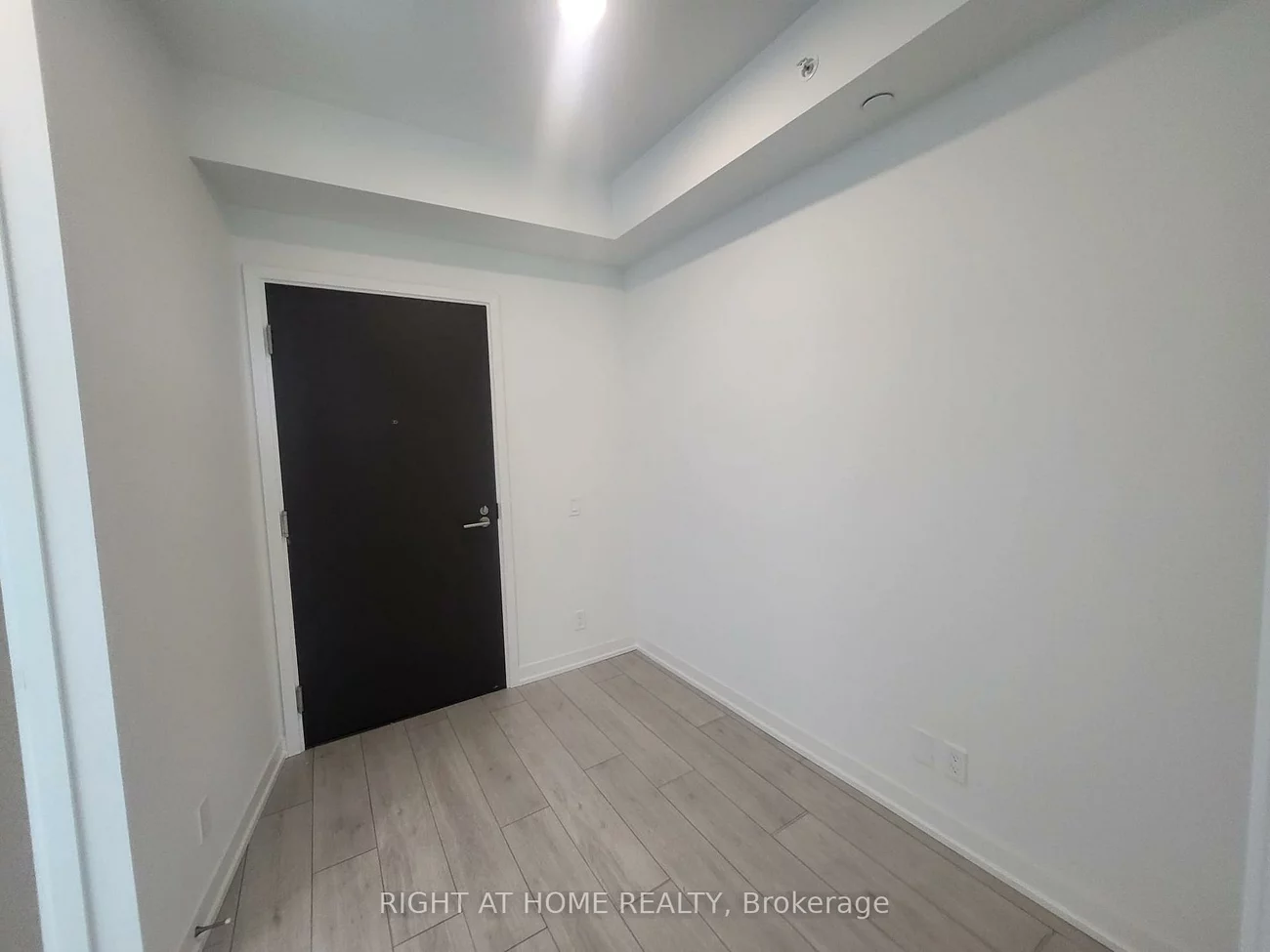 39, Mary, City Centre, Barrie