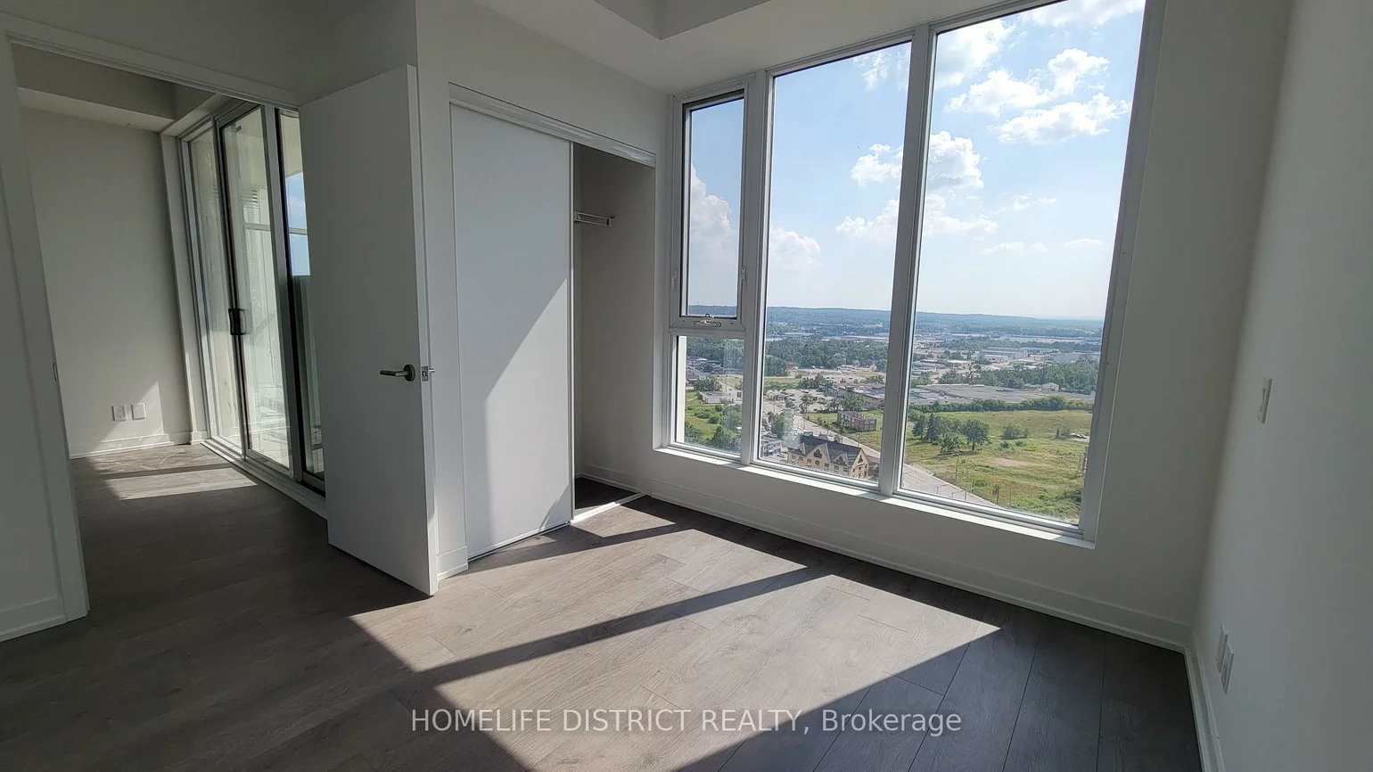 39, Mary, City Centre, Barrie