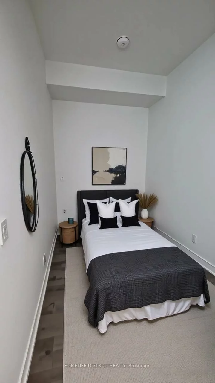 39, Mary, City Centre, Barrie