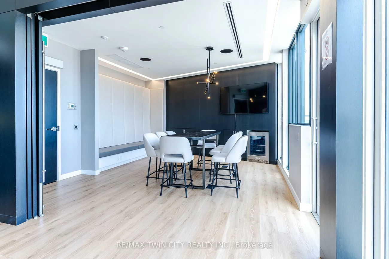 681, Yonge, Painswick South, Barrie