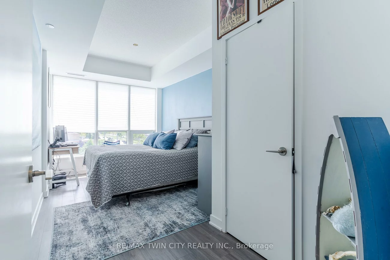 681, Yonge, Painswick South, Barrie