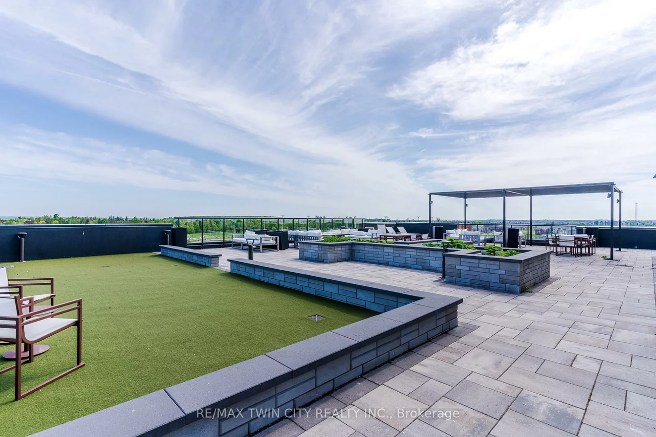 681, Yonge, Painswick South, Barrie