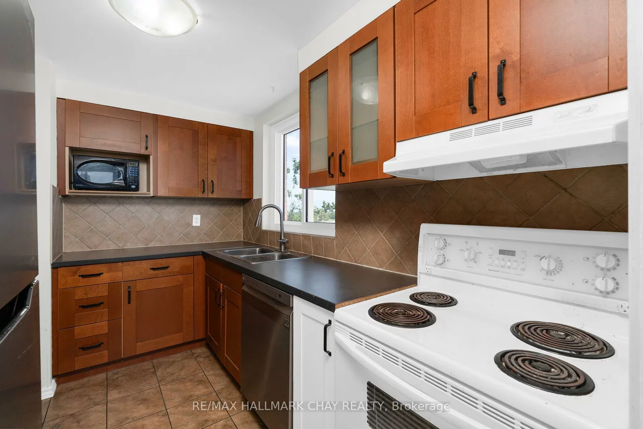 414, Blake, Codrington, Barrie