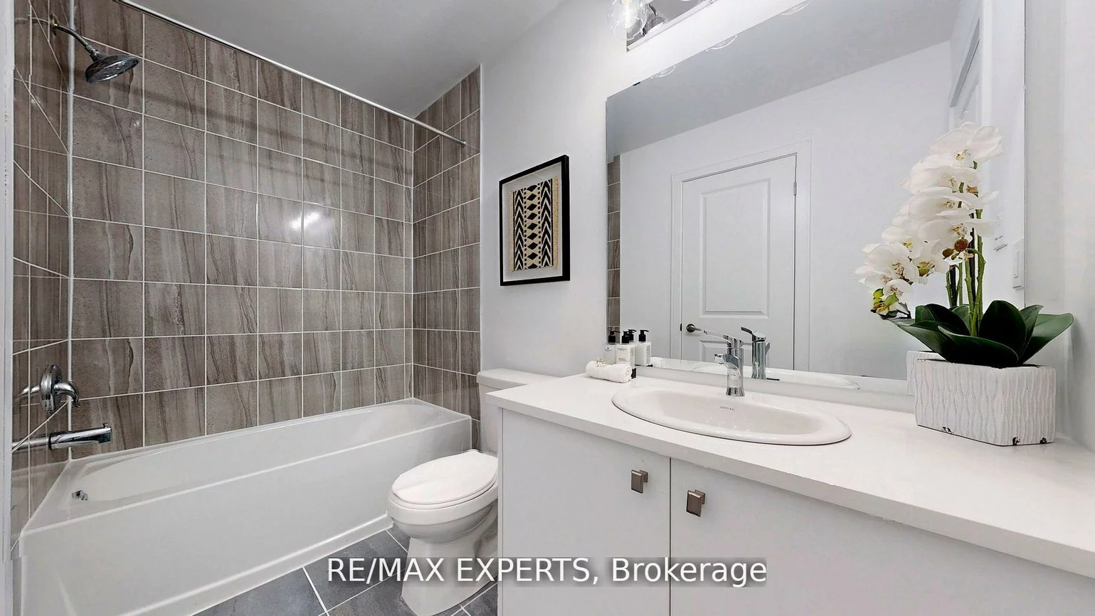 22, Spry, Innis-Shore, Barrie