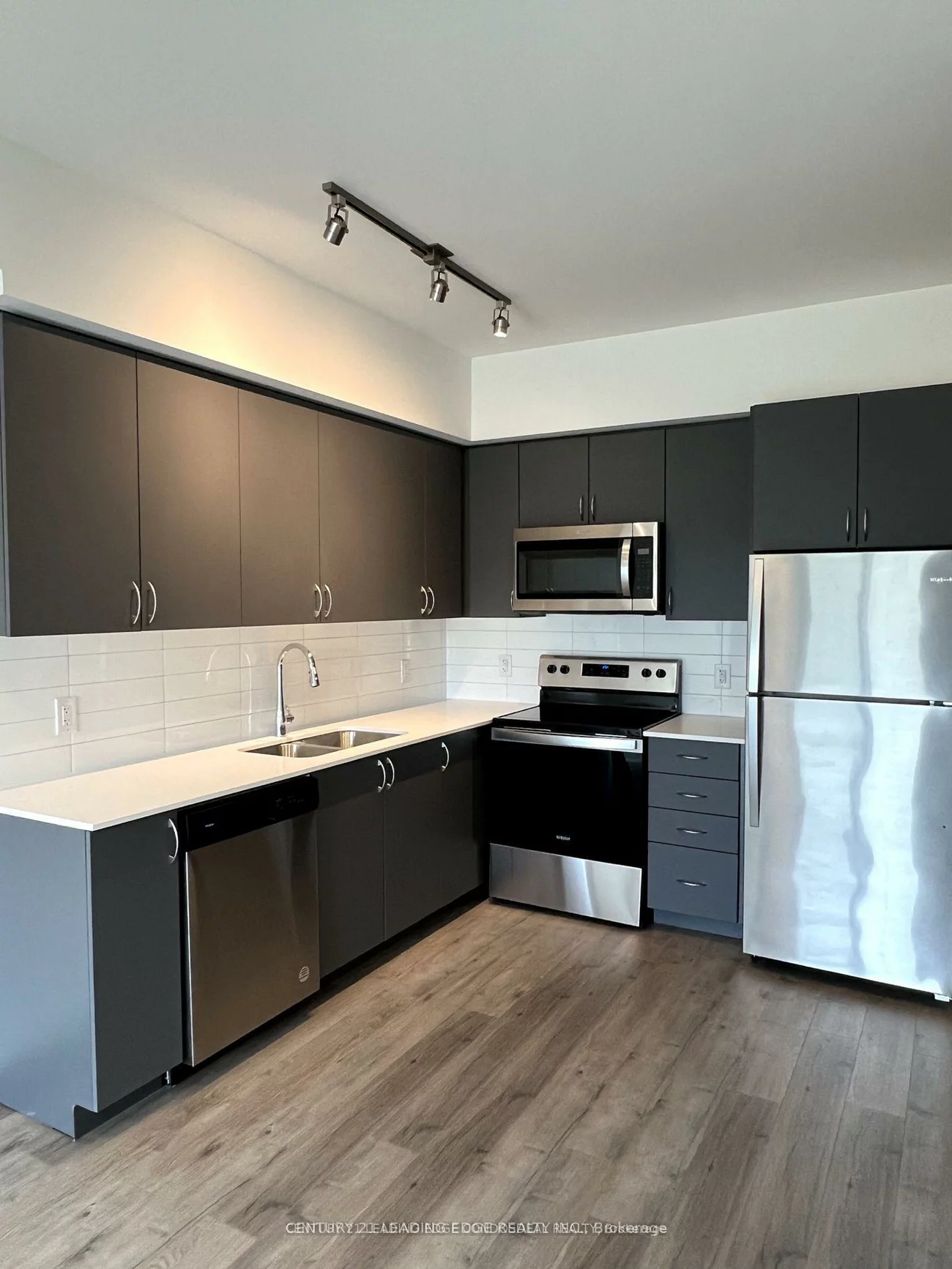 56, Lakeside, Little Lake, Barrie