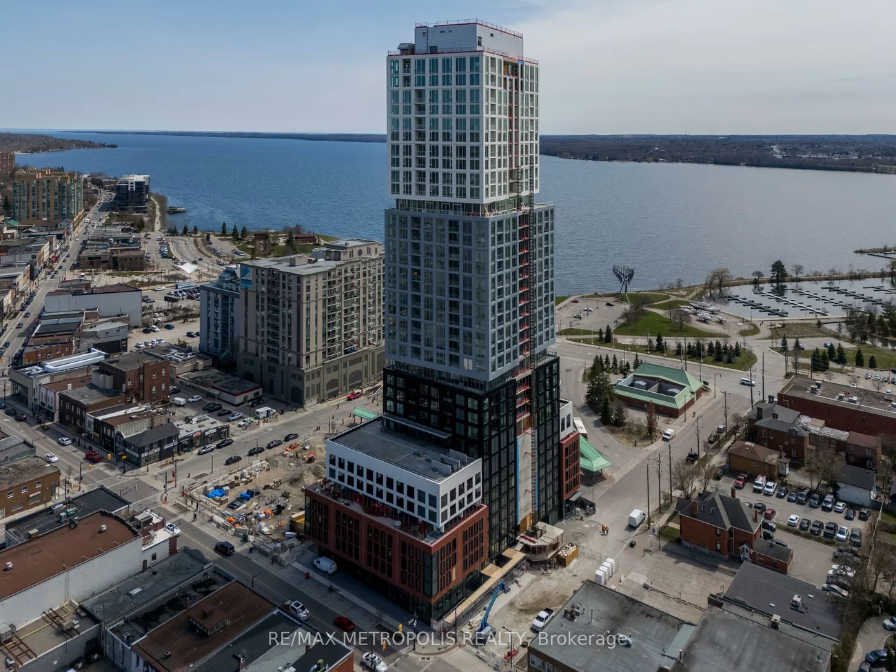 39, Mary, City Centre, Barrie