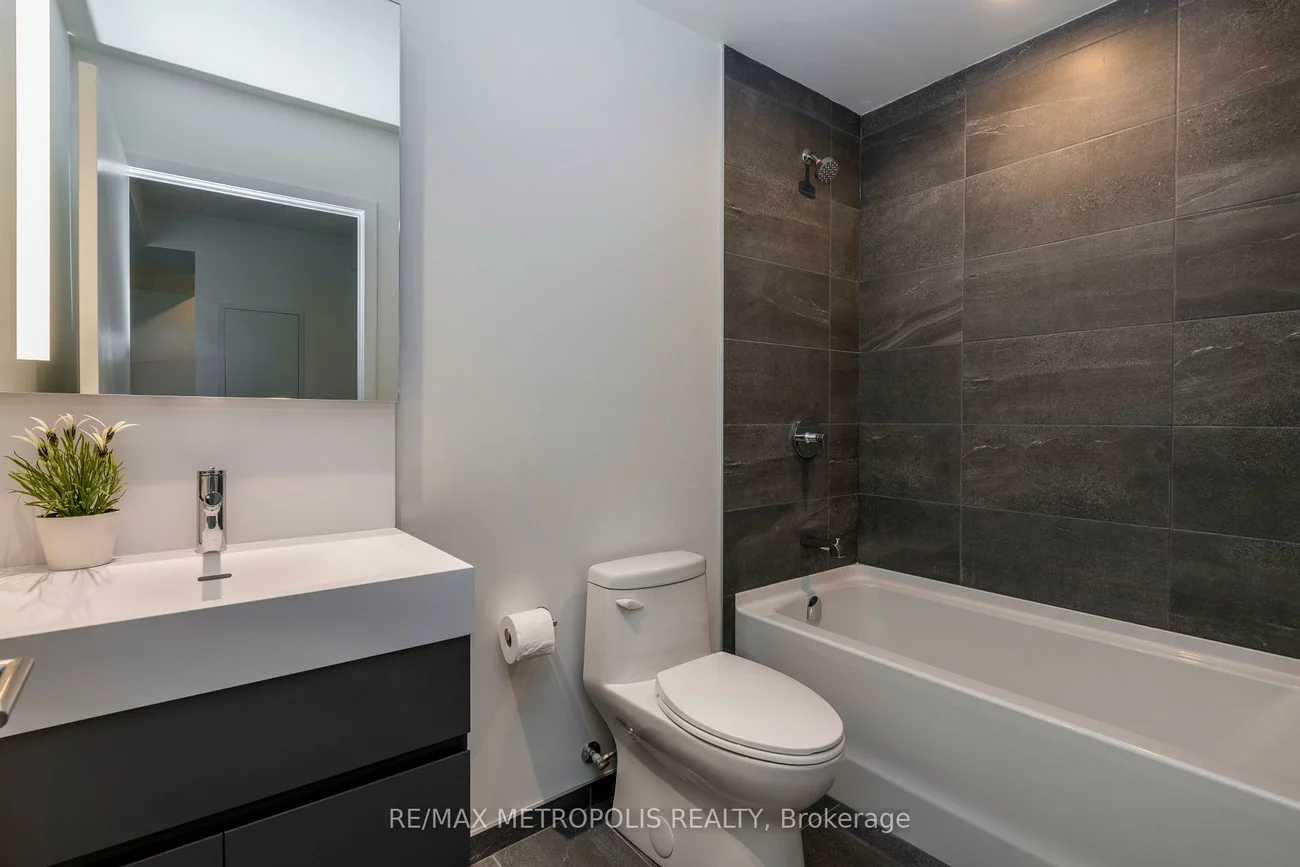 39, Mary, City Centre, Barrie