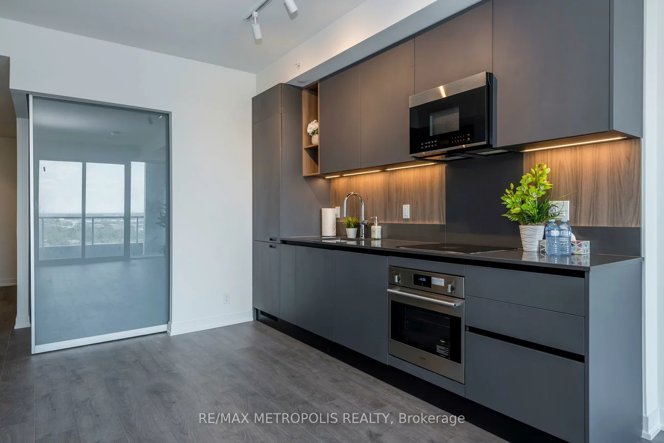 39, Mary, City Centre, Barrie