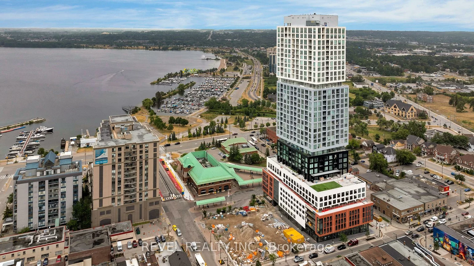 39, Mary, City Centre, Barrie