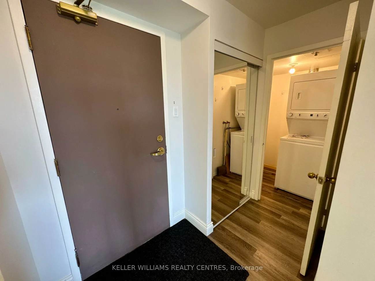 75, Ellen, City Centre, Barrie