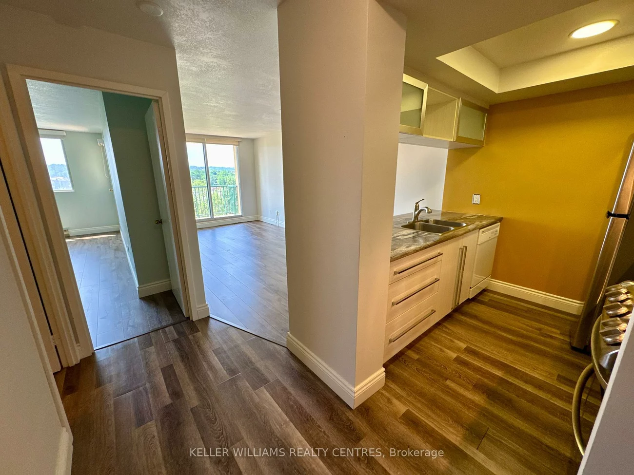 75, Ellen, City Centre, Barrie