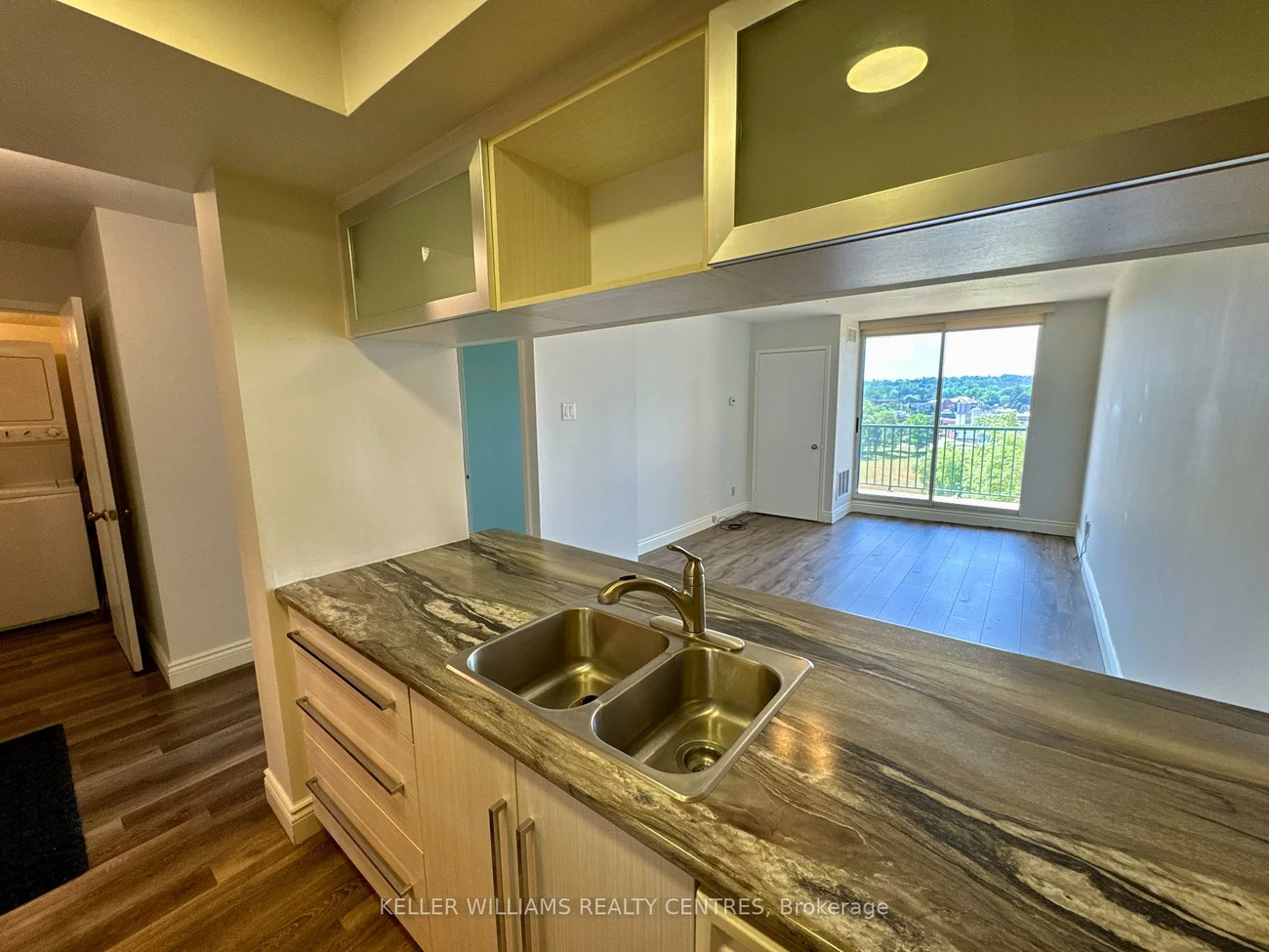75, Ellen, City Centre, Barrie