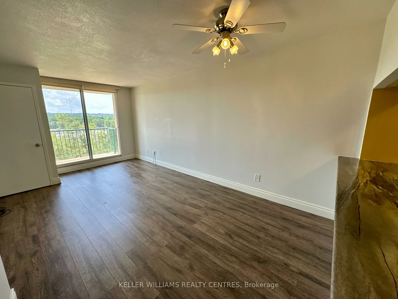 75, Ellen, City Centre, Barrie