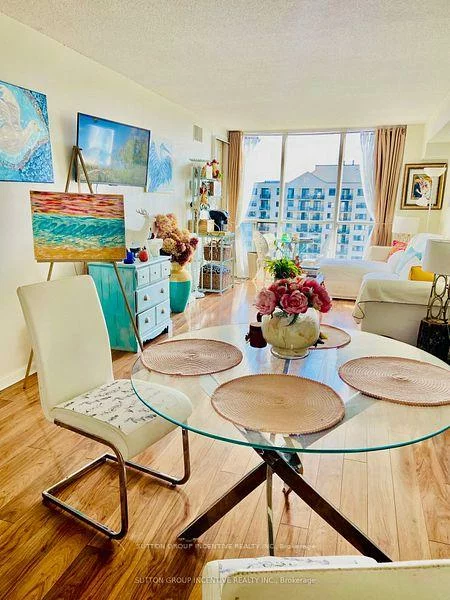 65, Ellen, City Centre, Barrie