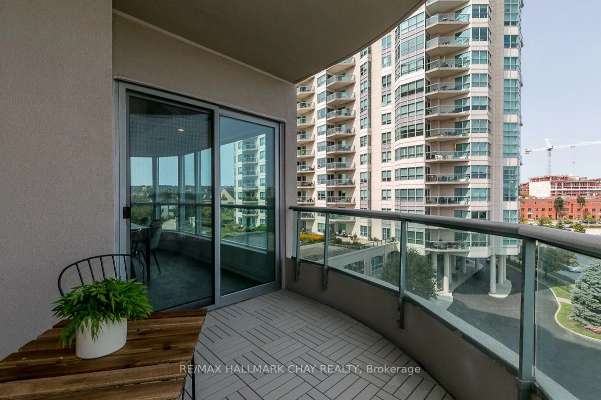 2, Toronto, City Centre, Barrie