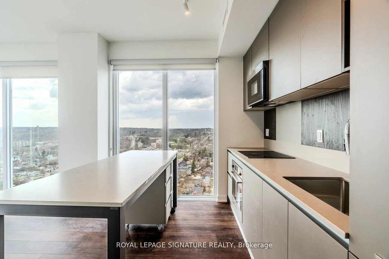 39, Mary, City Centre, Barrie