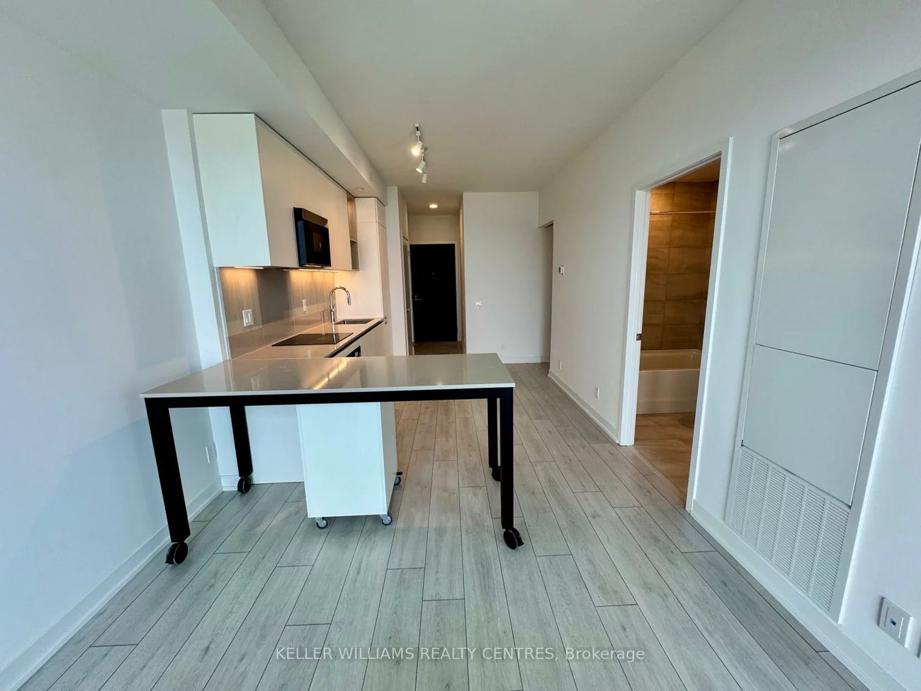 39, Mary, City Centre, Barrie