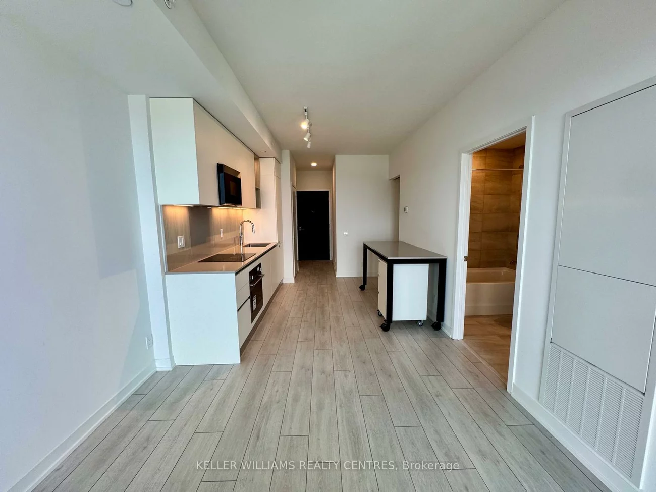 39, Mary, City Centre, Barrie
