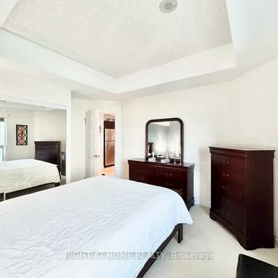 37, Ellen, City Centre, Barrie