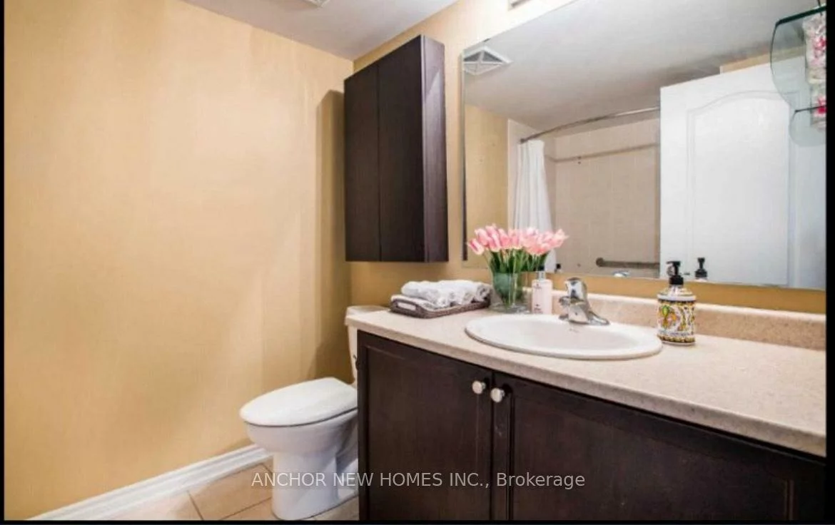 137, Sydenham Wells, 400 East, Barrie
