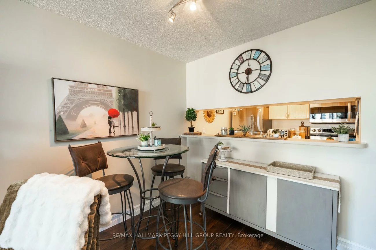75, Ellen, City Centre, Barrie