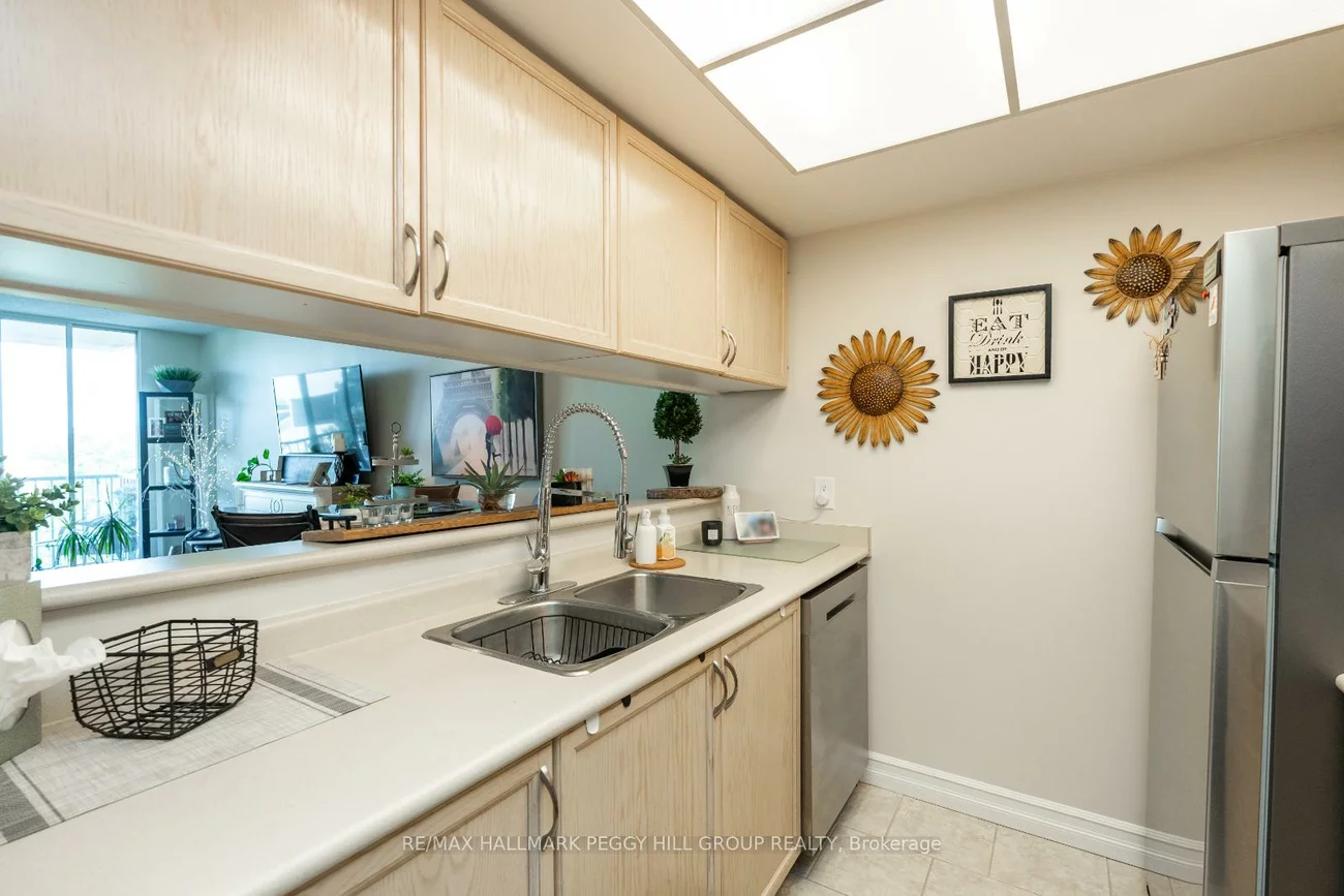 75, Ellen, City Centre, Barrie