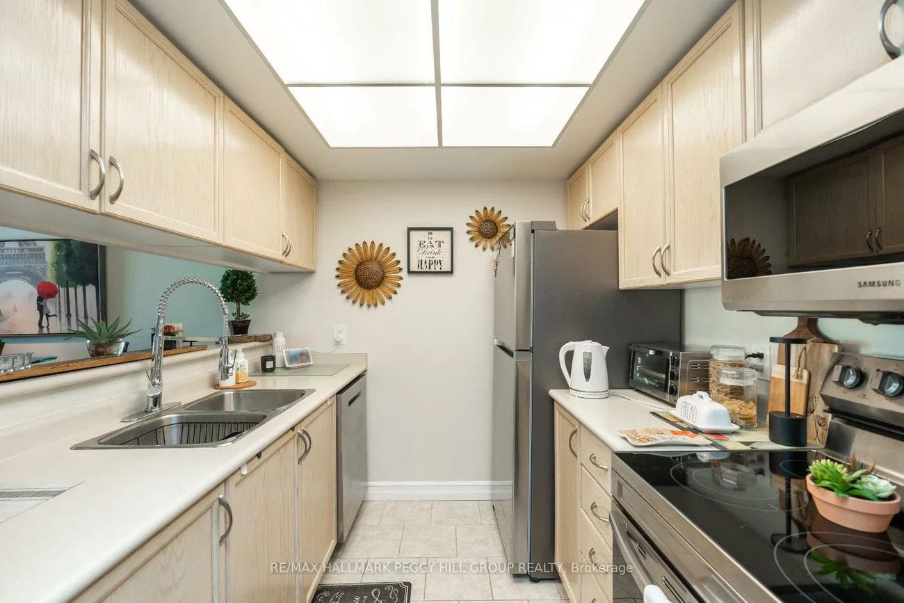 75, Ellen, City Centre, Barrie