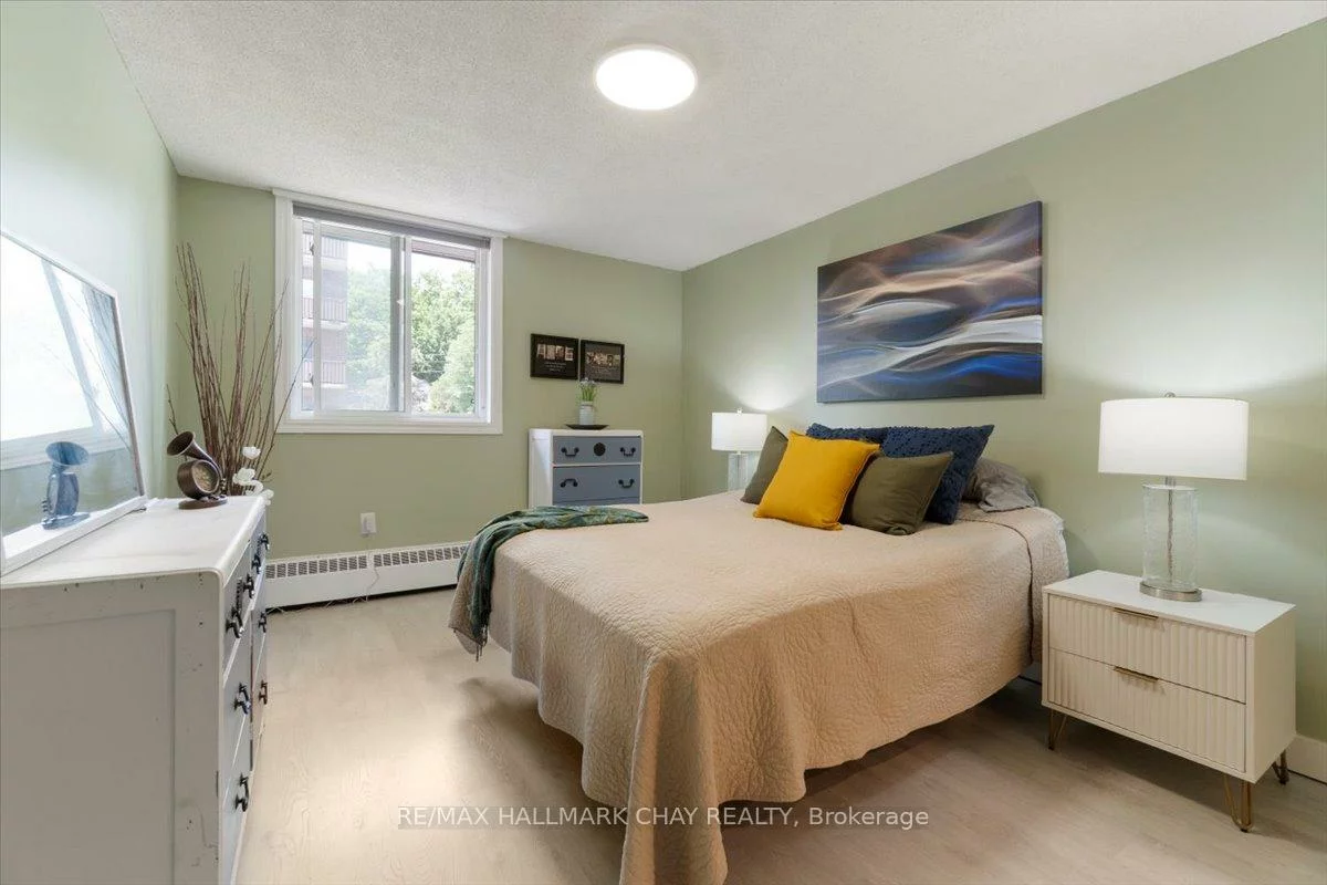 2, Albert, City Centre, Barrie