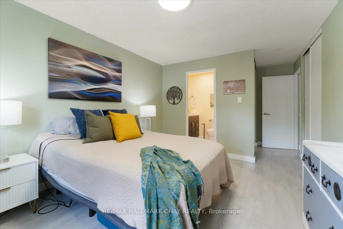 2, Albert, City Centre, Barrie