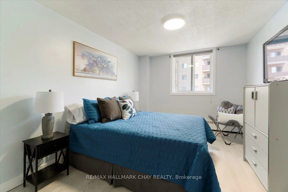 2, Albert, City Centre, Barrie