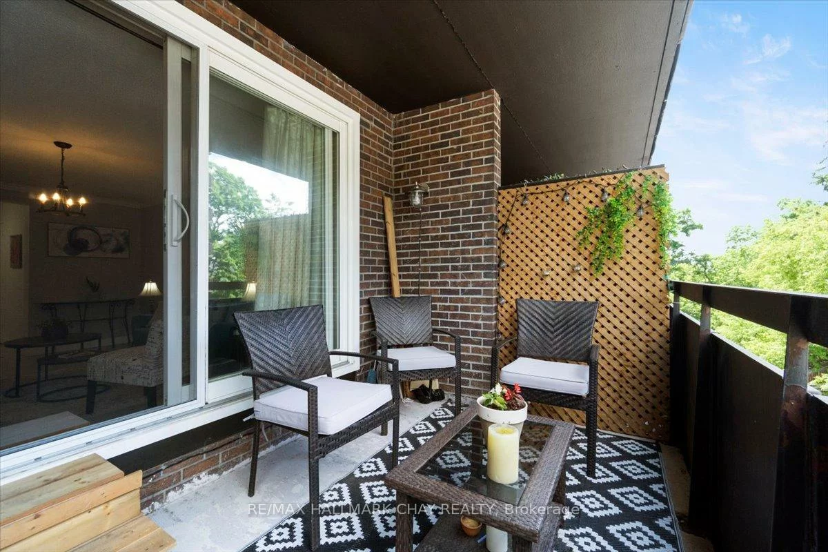 2, Albert, City Centre, Barrie