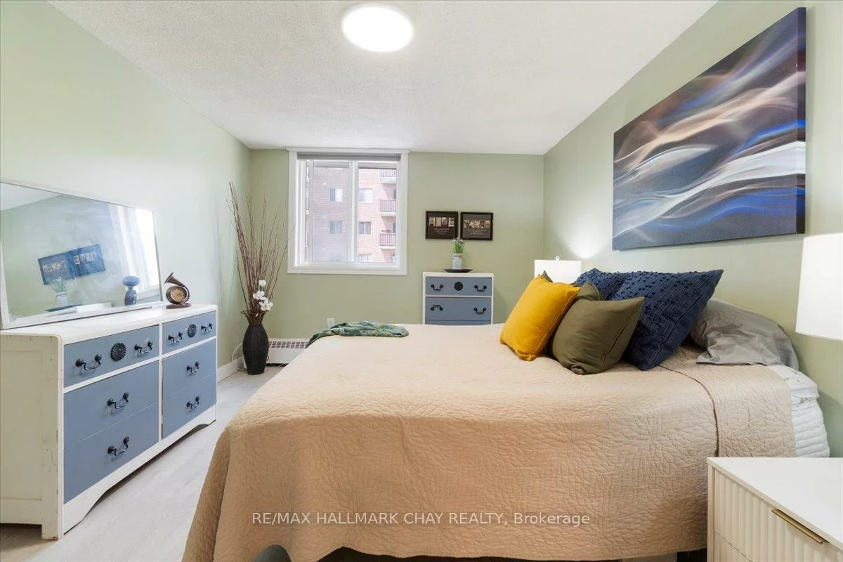 2, Albert, City Centre, Barrie