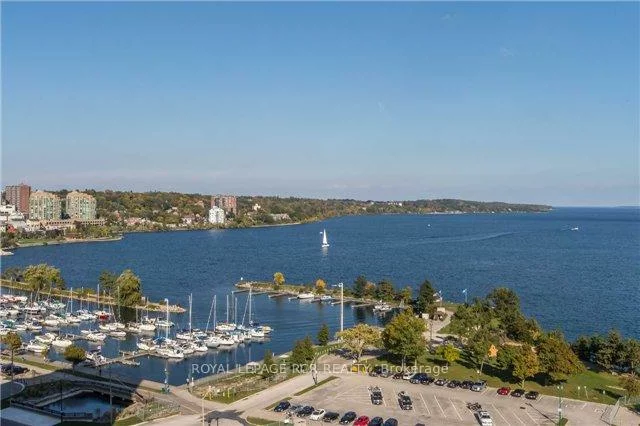 37, Ellen, City Centre, Barrie
