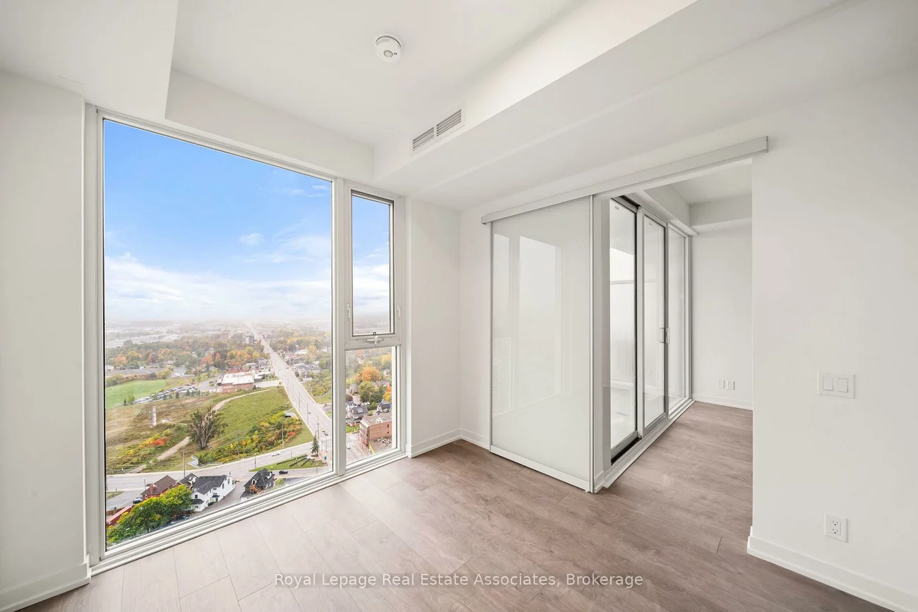 39, Mary, City Centre, Barrie