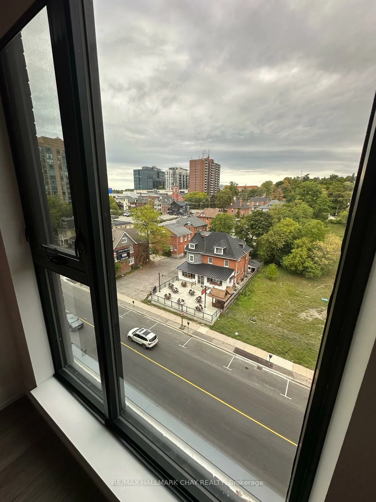 185, Dunlop, Lakeshore, Barrie