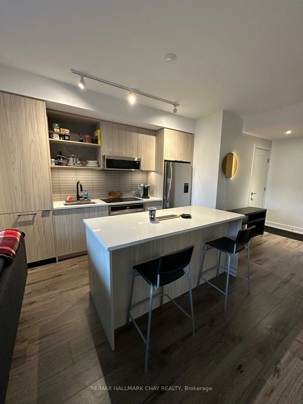 185, Dunlop, Lakeshore, Barrie