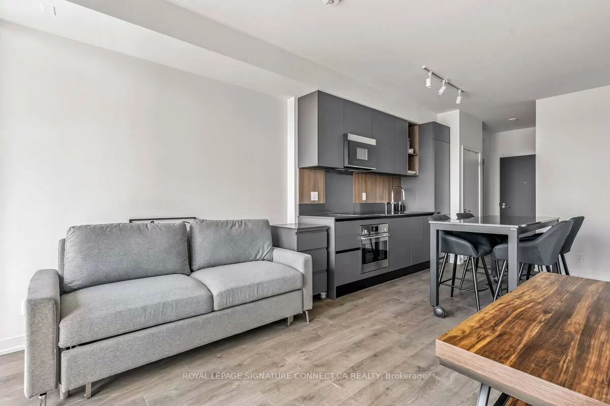 39, Mary, City Centre, Barrie