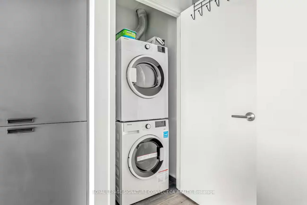 39, Mary, City Centre, Barrie