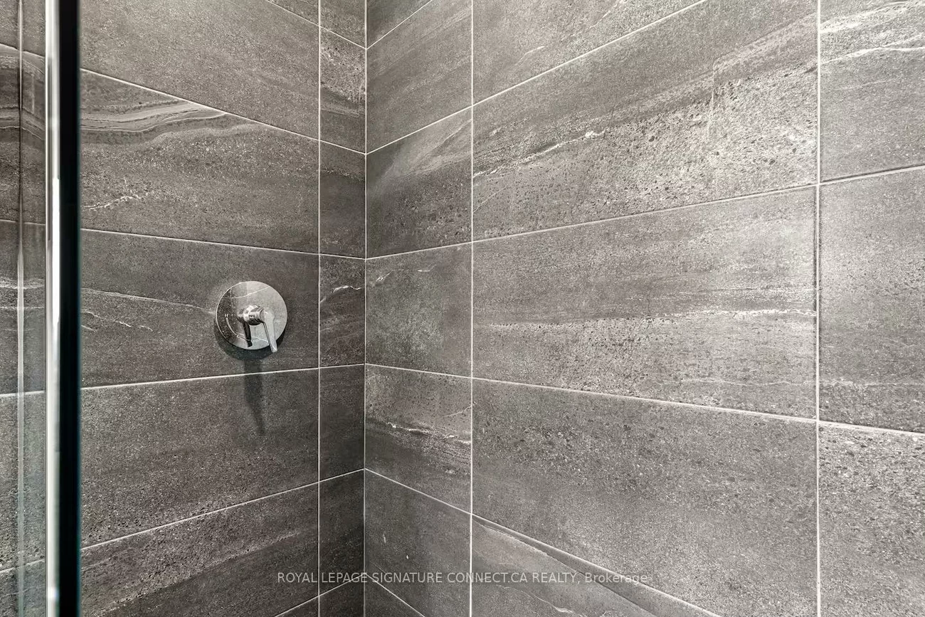 39, Mary, City Centre, Barrie