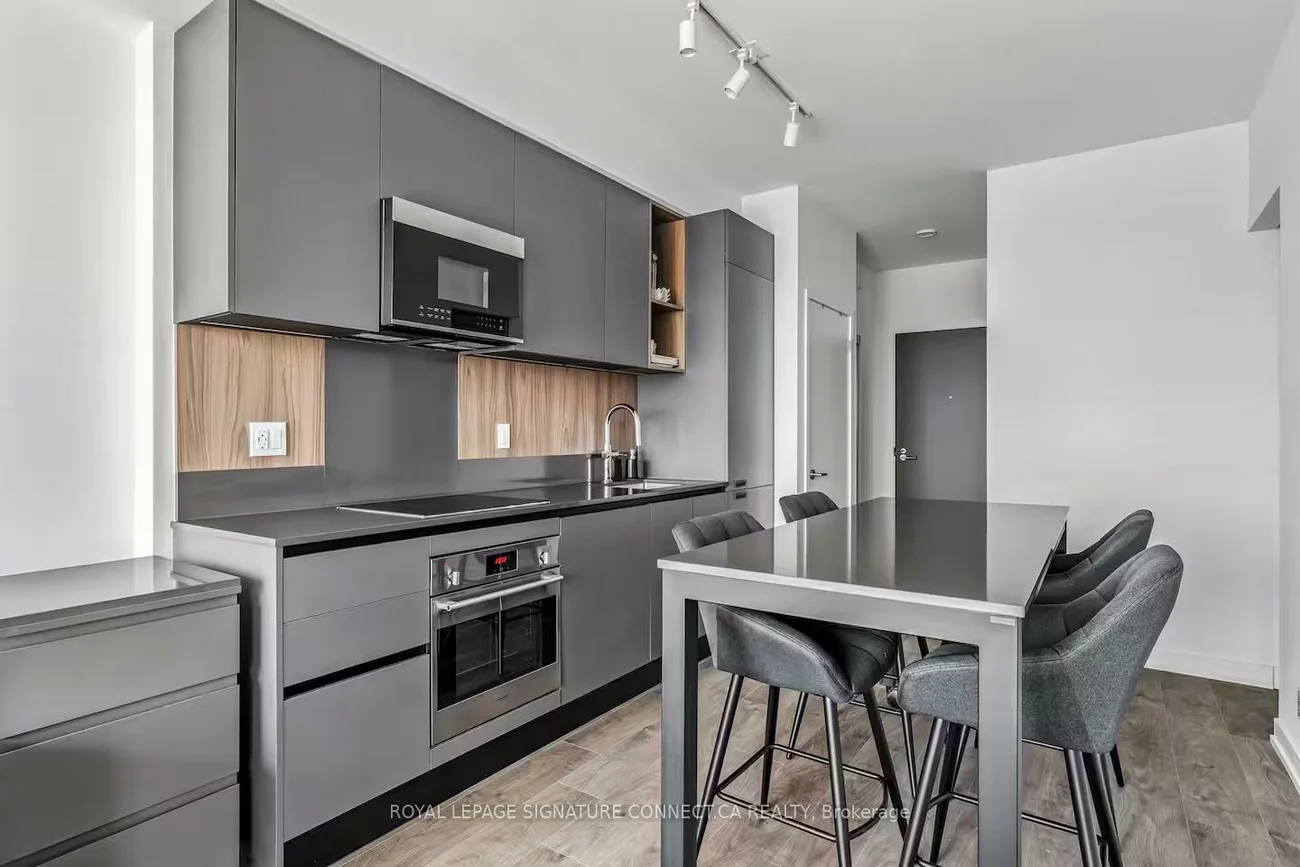 39, Mary, City Centre, Barrie