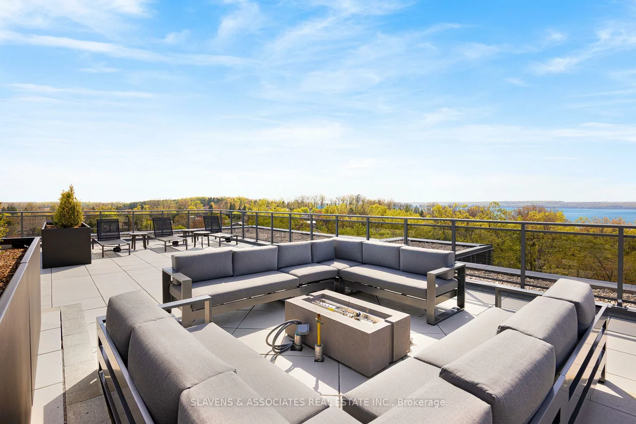 41, Johnson, North Shore, Barrie