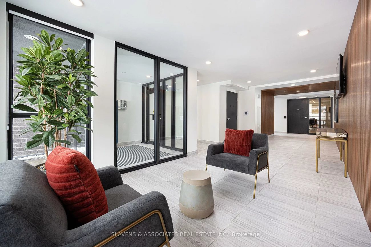 41, Johnson, North Shore, Barrie