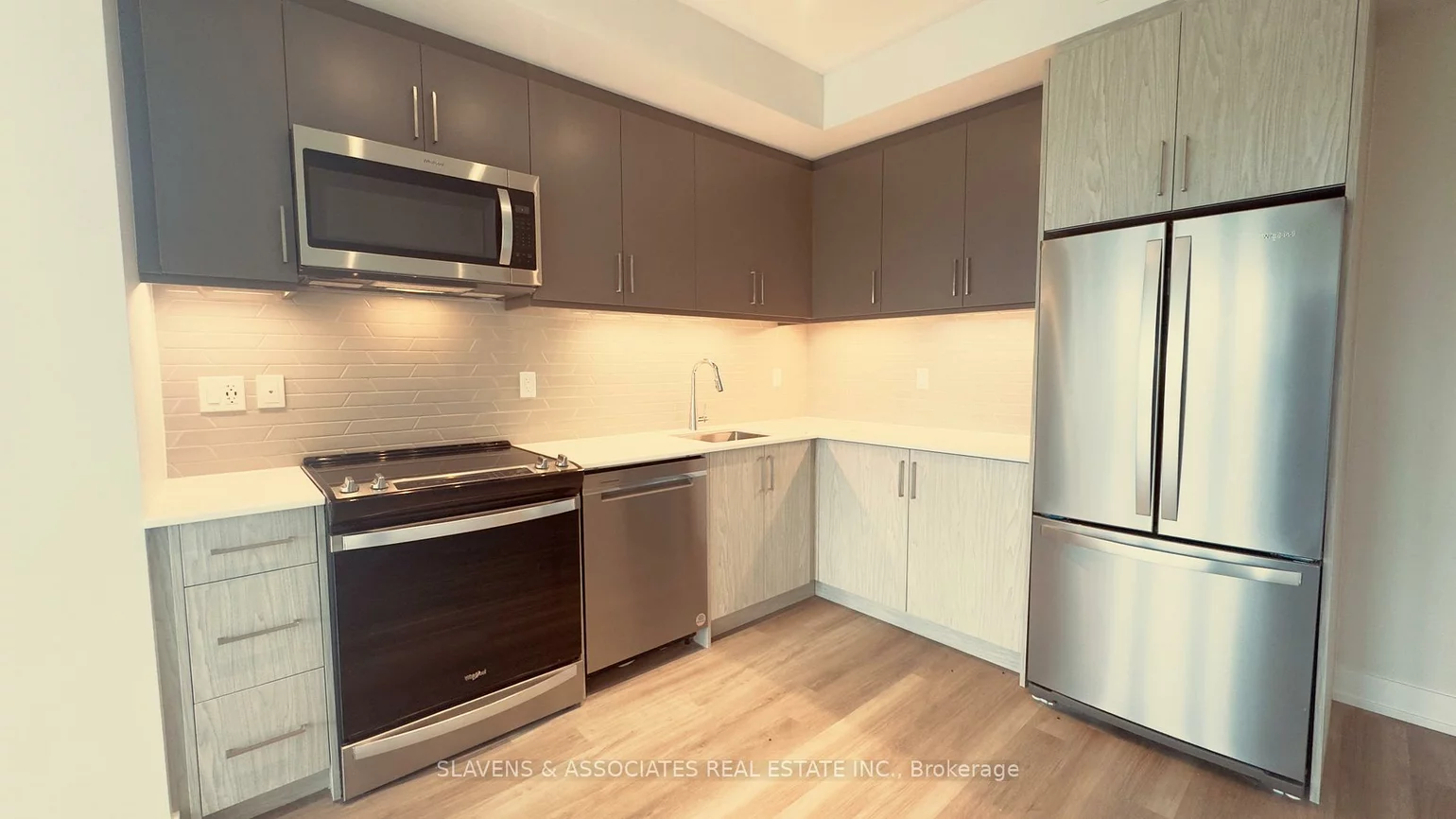 41, Johnson, North Shore, Barrie