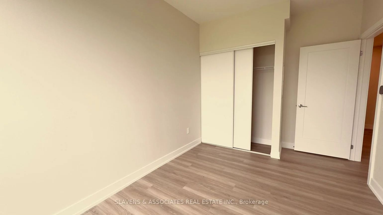 41, Johnson, North Shore, Barrie