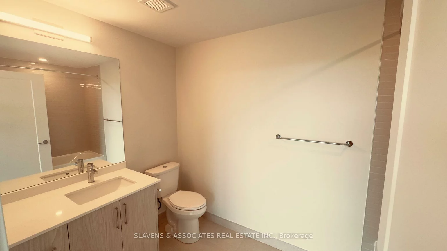 41, Johnson, North Shore, Barrie