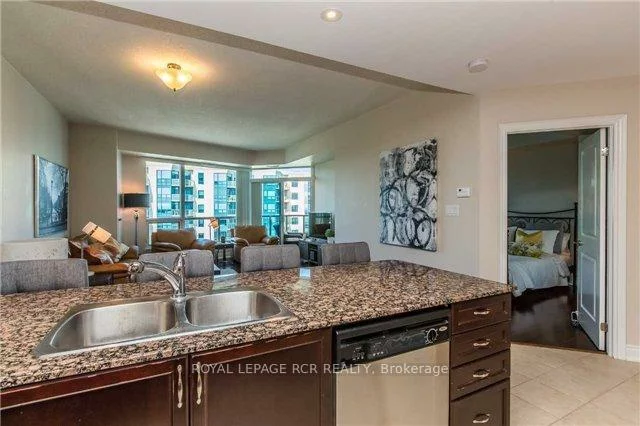 37, Ellen, City Centre, Barrie